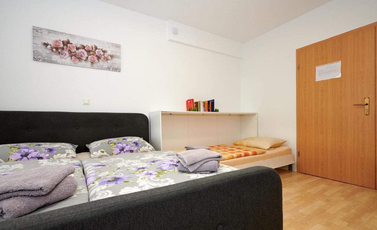 Hueblers-Schlafquartier Hotell Fürstenwalde Exteriör bild