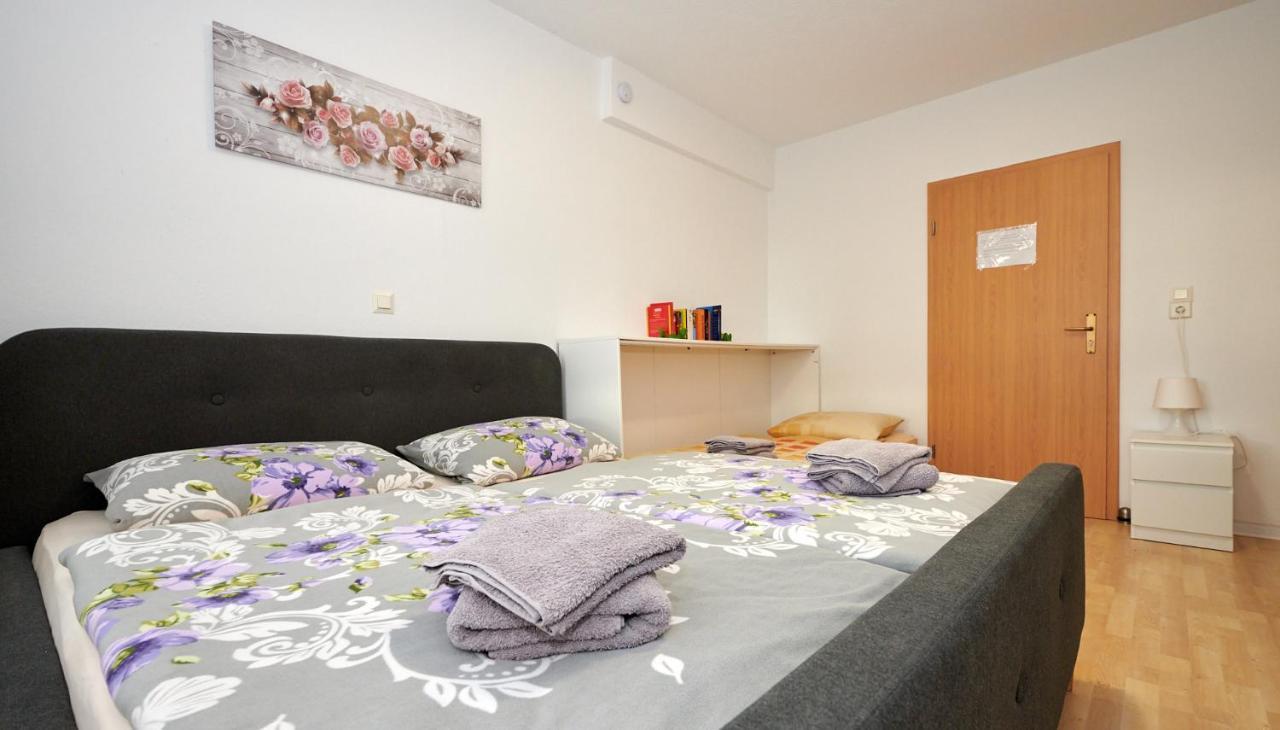 Hueblers-Schlafquartier Hotell Fürstenwalde Exteriör bild