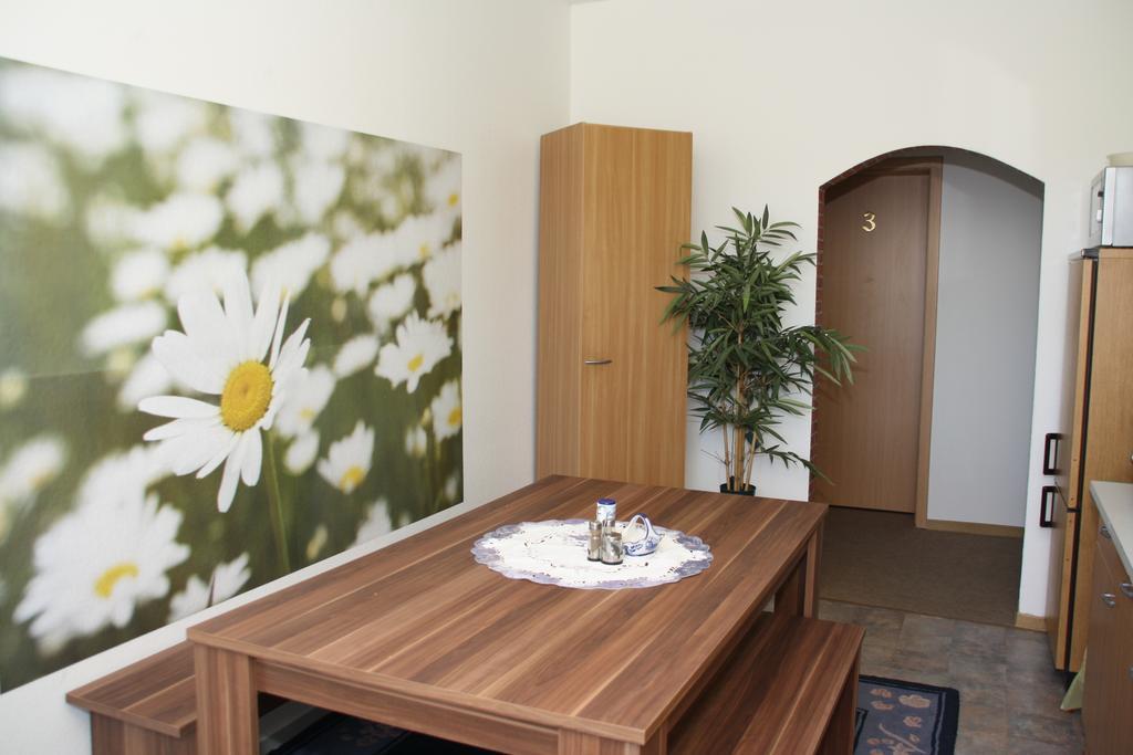 Hueblers-Schlafquartier Hotell Fürstenwalde Exteriör bild