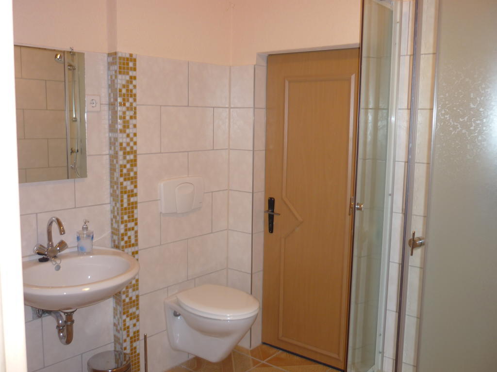 Hueblers-Schlafquartier Hotell Fürstenwalde Rum bild